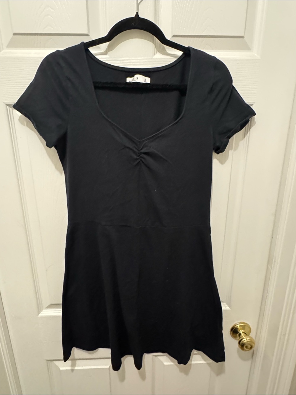 Hollister Black Short Sleeve Scoop Neck Women's Top